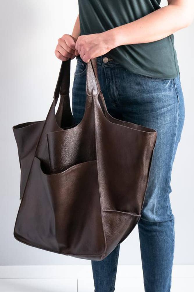 Large Capacity Tote Bag: Brown vegan leather