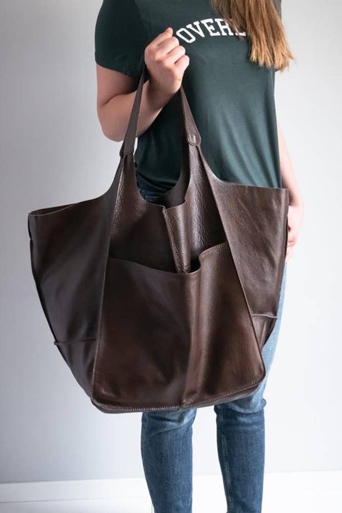 Large Capacity Tote Bag: Brown vegan leather