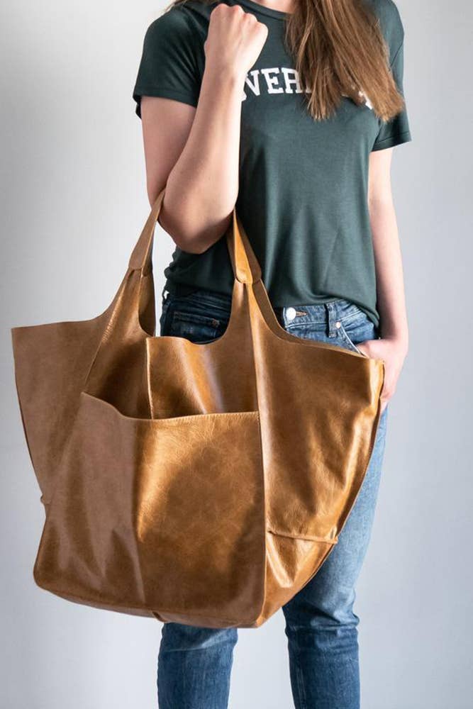 Large Capacity Tote Bag: Brown vegan leather