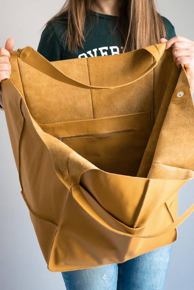 Large Capacity Tote Bag: Brown vegan leather