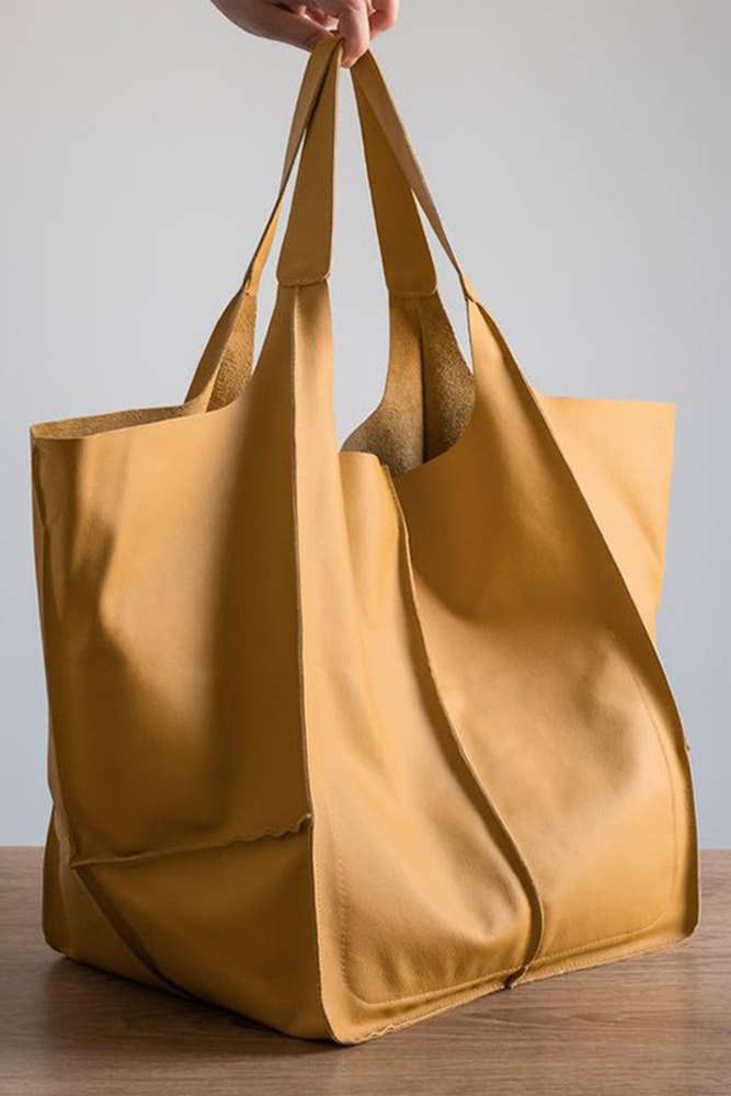 Large Capacity Tote Bag: Brown vegan leather