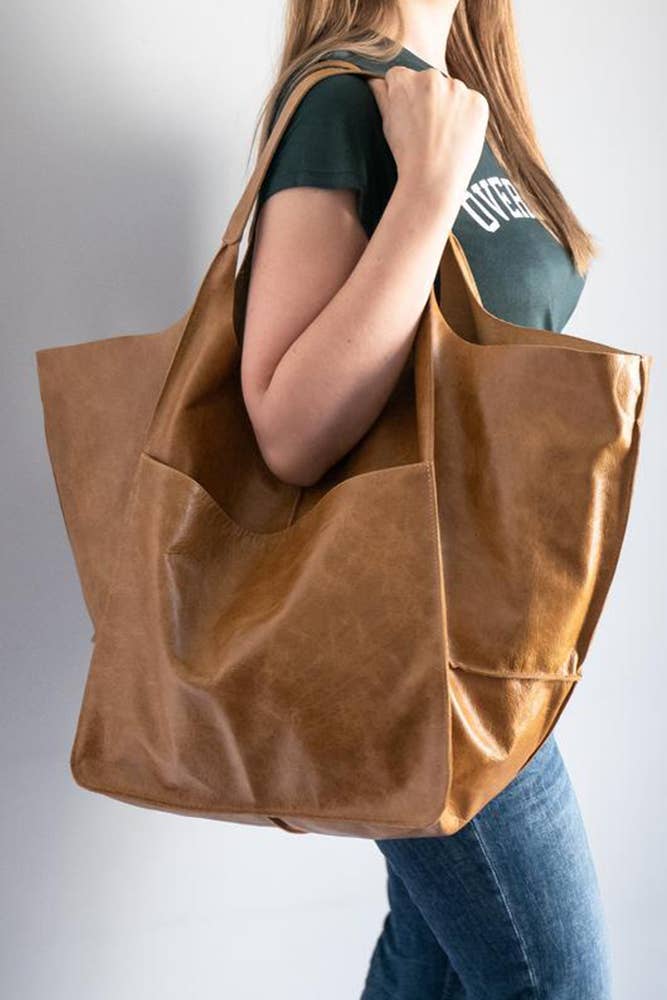 Large Capacity Tote Bag: Brown vegan leather